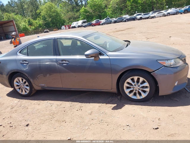 44886423 :رقم المزاد ، JTHBW1GG4D2001032 vin ، 2013 Lexus Es 300h مزاد بيع