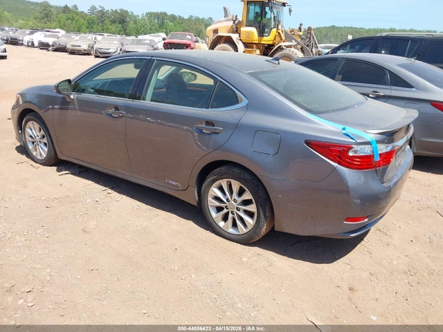 44886423 :رقم المزاد ، JTHBW1GG4D2001032 vin ، 2013 Lexus Es 300h مزاد بيع