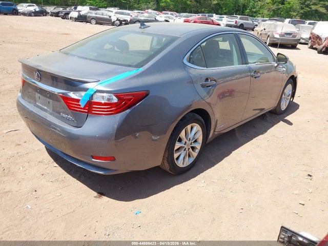 44886423 :رقم المزاد ، JTHBW1GG4D2001032 vin ، 2013 Lexus Es 300h مزاد بيع