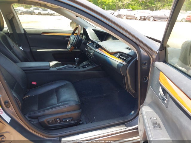 44886423 :رقم المزاد ، JTHBW1GG4D2001032 vin ، 2013 Lexus Es 300h مزاد بيع