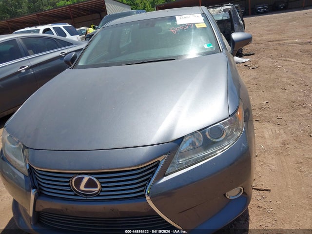 44886423 :رقم المزاد ، JTHBW1GG4D2001032 vin ، 2013 Lexus Es 300h مزاد بيع