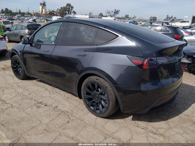 2024 TESLA MODEL Y 7SAYGDED1RF090164 Photo 2