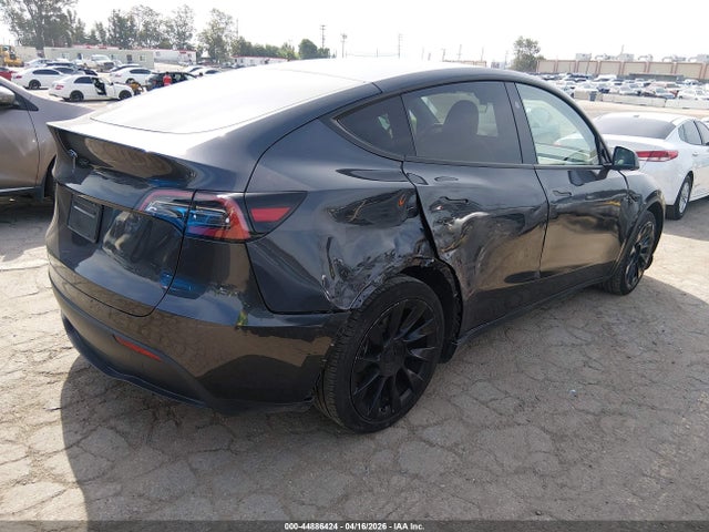 2024 TESLA MODEL Y 7SAYGDED1RF090164 Photo 3