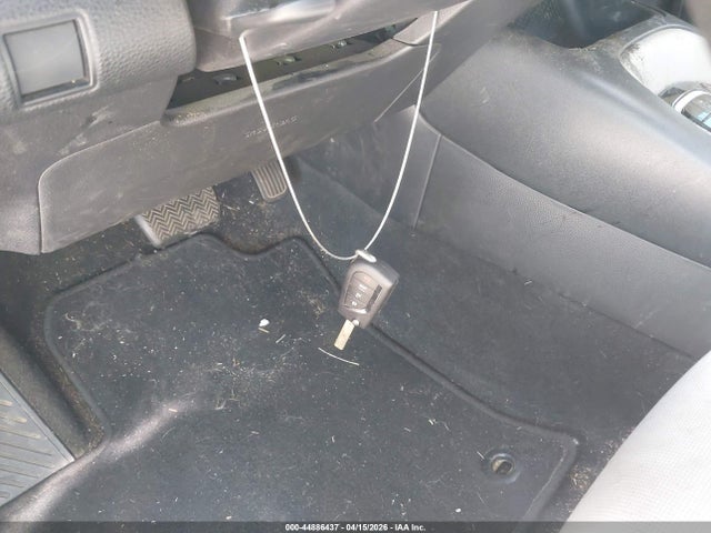 JTDEPRAE9LJ073950 Toyota COROLLA LE