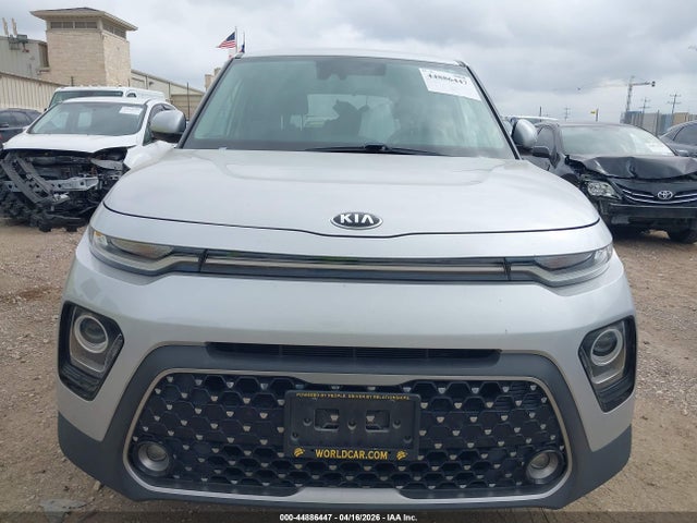 2020 Kia Soul Ex მანქანა იყიდება აუქციონზე, vin: KNDJ33AU8L7073420, აუქციონის ნომერი: 44886447