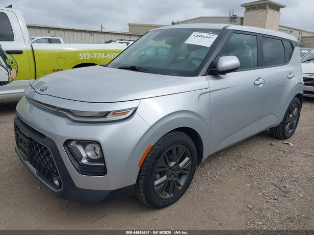 2020 Kia Soul Ex მანქანა იყიდება აუქციონზე, vin: KNDJ33AU8L7073420, აუქციონის ნომერი: 44886447