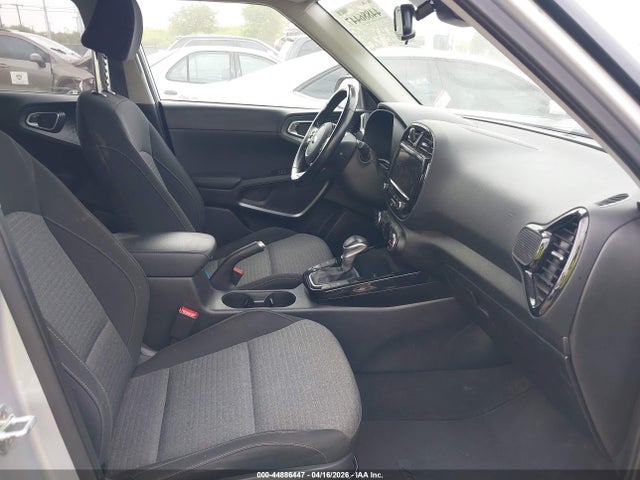 2020 Kia Soul Ex მანქანა იყიდება აუქციონზე, vin: KNDJ33AU8L7073420, აუქციონის ნომერი: 44886447