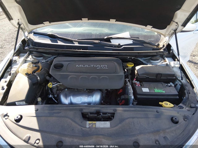2015 Chrysler 200 Limited მანქანა იყიდება აუქციონზე, vin: 1C3CCCAB9FN716417, აუქციონის ნომერი: 44886496