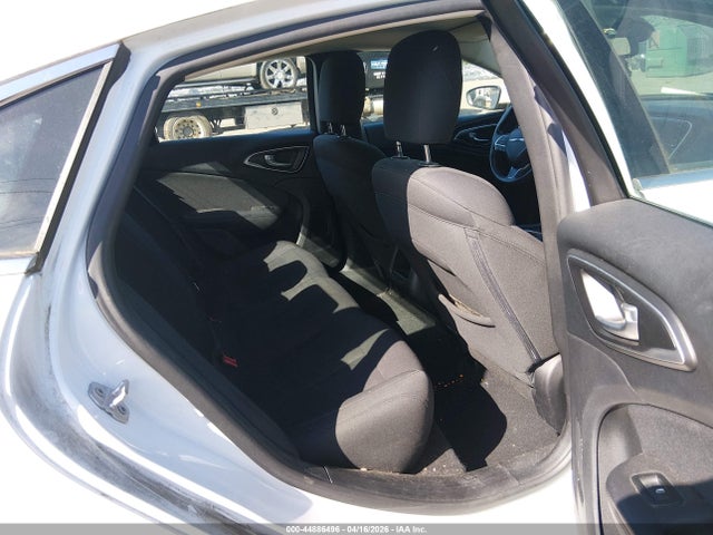 2015 Chrysler 200 Limited მანქანა იყიდება აუქციონზე, vin: 1C3CCCAB9FN716417, აუქციონის ნომერი: 44886496