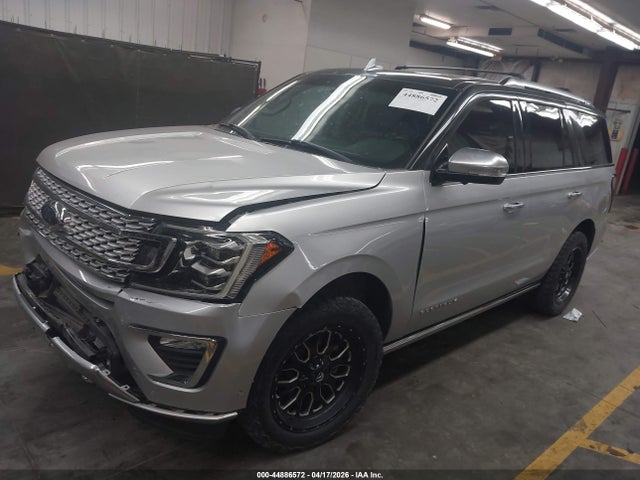 Ford Expedition Platinum 2018 1FMJU1MT2JEA02464 Image 2
