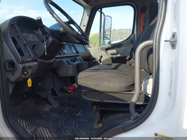 Продаж на аукціоні авто 2015 Freightliner M2 106 Medium Duty, vin: 1FVACWDU4FHGS8155, номер лоту: 44886588