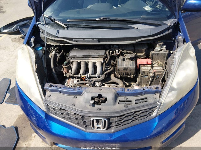 44886620 :رقم المزاد ، JHMGE8H55DC017975 vin ، 2013 Honda Fit Sport مزاد بيع