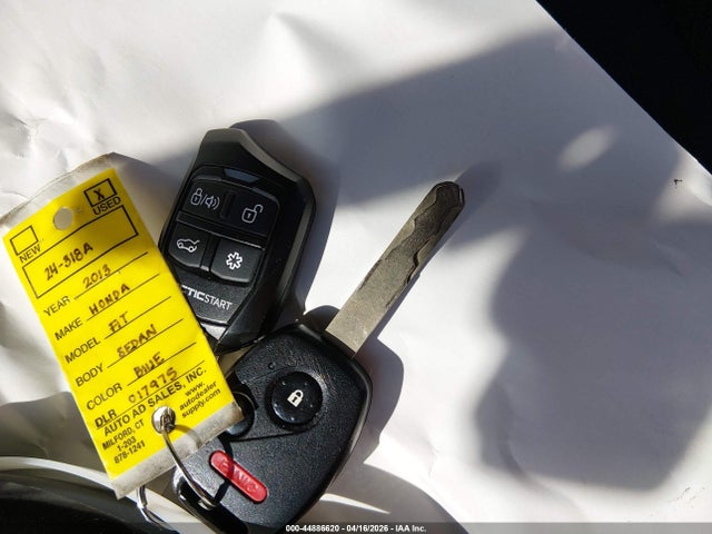 44886620 :رقم المزاد ، JHMGE8H55DC017975 vin ، 2013 Honda Fit Sport مزاد بيع