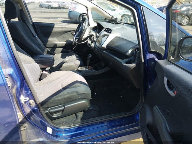 44886620 :رقم المزاد ، JHMGE8H55DC017975 vin ، 2013 Honda Fit Sport مزاد بيع