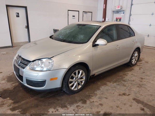44886628 :رقم المزاد ، 3VWRX7AJ9AM137629 vin ، 2010 Volkswagen Jetta Limited Edition مزاد بيع
