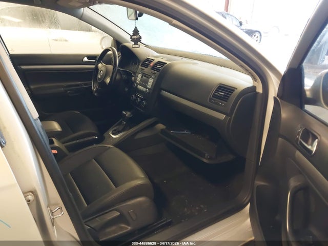 44886628 :رقم المزاد ، 3VWRX7AJ9AM137629 vin ، 2010 Volkswagen Jetta Limited Edition مزاد بيع