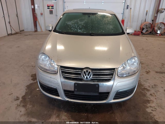 44886628 :رقم المزاد ، 3VWRX7AJ9AM137629 vin ، 2010 Volkswagen Jetta Limited Edition مزاد بيع