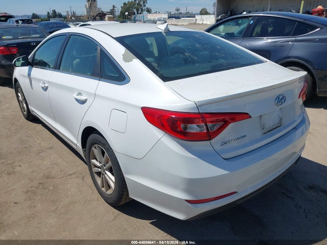 2015 HYUNDAI SONATA 5NPE24AF4FH147816 Photo 2