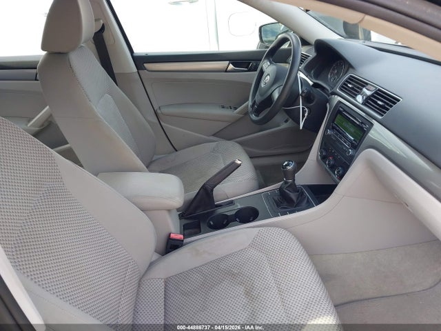 2014 Volkswagen Passat 1.8t S მანქანა იყიდება აუქციონზე, vin: 1VWAS7A39EC084029, აუქციონის ნომერი: 44886737