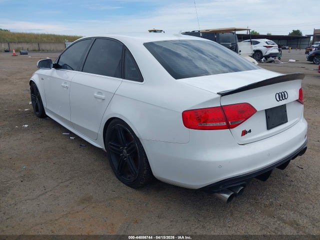 2011 AUDI S4 WAUBGAFL1BA093553 Photo 2