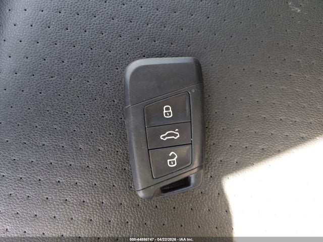 2019 Volkswagen Jetta 1.4t Sel მანქანა იყიდება აუქციონზე, vin: 3VWE57BU1KM067039, აუქციონის ნომერი: 44886747