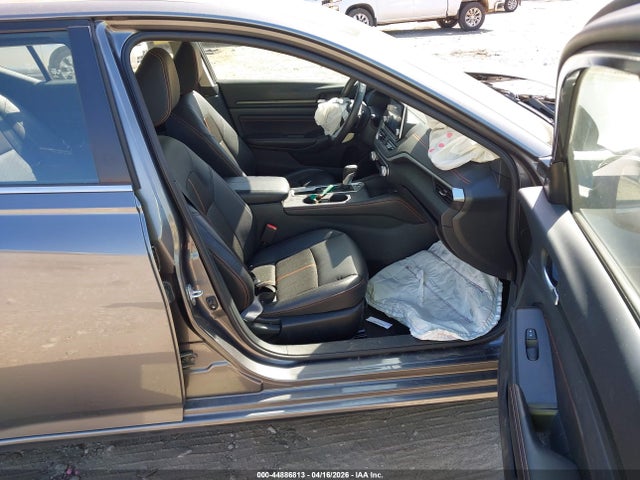 1N4BL4CV2NN365777 Nissan Altima Sr Fwd