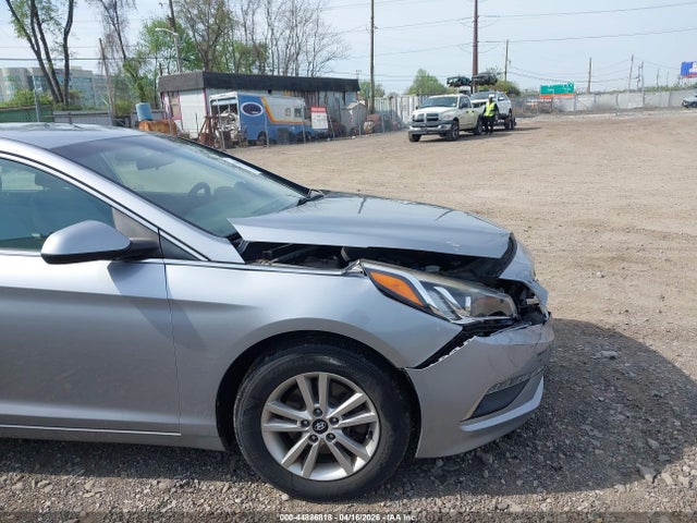 Продажа на аукционе авто 2015 Hyundai Sonata Se, vin: 5NPE24AF5FH060233, номер лота: 44886818
