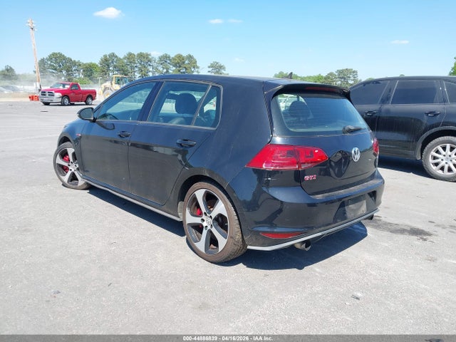 2017 VOLKSWAGEN GOLF GTI 3VW447AUXHM016132 Photo 2