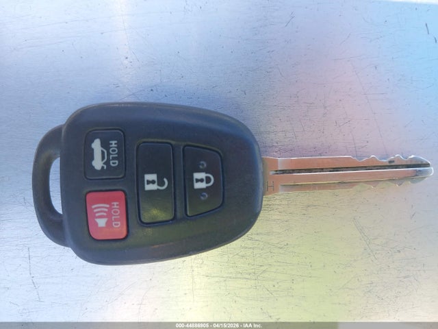 Toyota COROLLA SE 2018 5YFBURHE9JP769069 Image 11