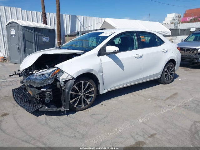 Toyota COROLLA SE 2018 5YFBURHE9JP769069 Image 2