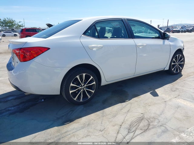 Toyota COROLLA SE 2018 5YFBURHE9JP769069 Image 4