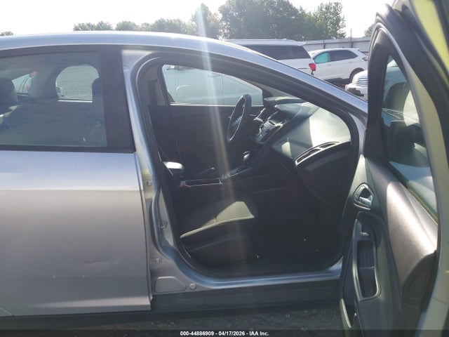 2016 FORD FOCUS 1FADP3F23GL284827 Photo 4