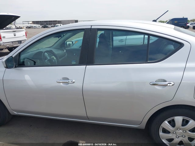 3N1CN7AP3KL872040 Nissan Versa 1.6 Sv