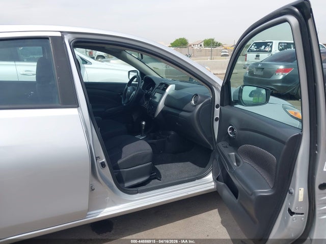 3N1CN7AP3KL872040 Nissan Versa 1.6 Sv
