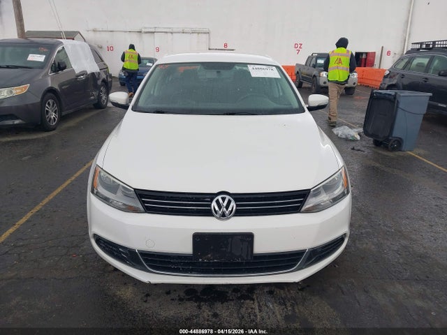44886978 :رقم المزاد ، 3VWDP7AJ5DM439868 vin ، 2013 Volkswagen Jetta 2.5l Se مزاد بيع