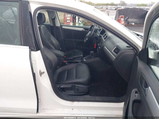 44886978 :رقم المزاد ، 3VWDP7AJ5DM439868 vin ، 2013 Volkswagen Jetta 2.5l Se مزاد بيع