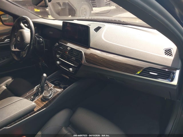2021 Bmw 530i Xdrive მანქანა იყიდება აუქციონზე, vin: WBA13BJ09MWX27675, აუქციონის ნომერი: 44887023