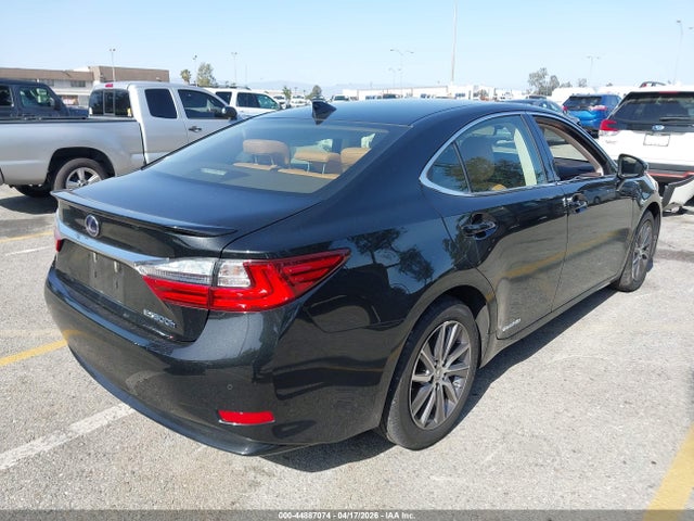 JTHBW1GGXJ2182598 Lexus ES 300H