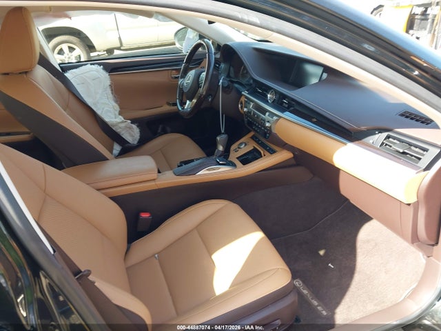 JTHBW1GGXJ2182598 Lexus ES 300H