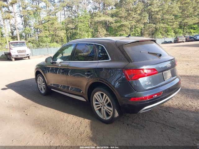 44887096 :رقم المزاد ، WA1CNAFY7J2061329 vin ، 2018 Audi Q5 2.0t Premium مزاد بيع