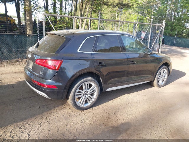 44887096 :رقم المزاد ، WA1CNAFY7J2061329 vin ، 2018 Audi Q5 2.0t Premium مزاد بيع