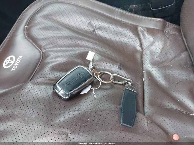 44887166 :رقم المزاد ، 2T3R1RFV5MC250459 vin ، 2021 Toyota Rav4 Xle مزاد بيع