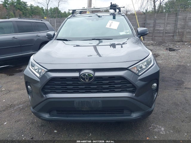 44887166 :رقم المزاد ، 2T3R1RFV5MC250459 vin ، 2021 Toyota Rav4 Xle مزاد بيع