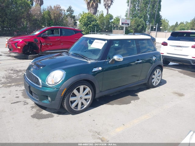 2007 MINI COOPER S WMWMF73507TV30698 Photo 1
