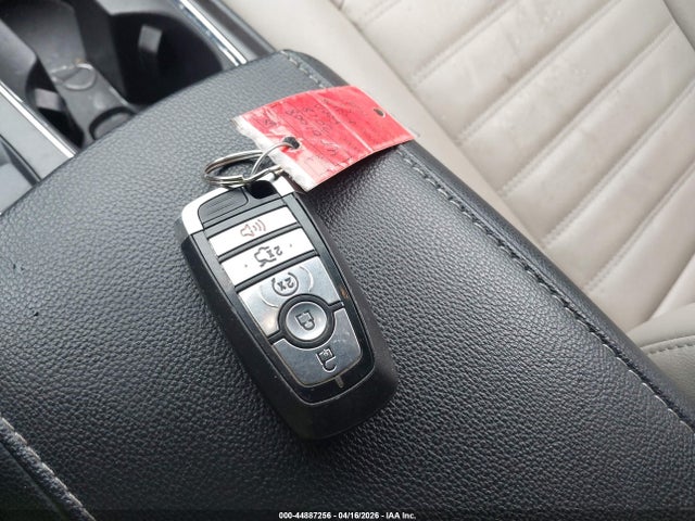 44887256 :رقم المزاد ، 3FA6P0HD0JR252318 vin ، 2018 Ford Fusion Se مزاد بيع