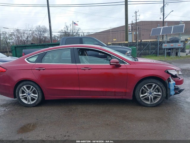44887256 :رقم المزاد ، 3FA6P0HD0JR252318 vin ، 2018 Ford Fusion Se مزاد بيع