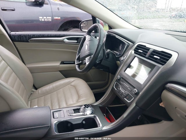 44887256 :رقم المزاد ، 3FA6P0HD0JR252318 vin ، 2018 Ford Fusion Se مزاد بيع