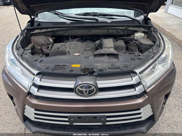 2018 TOYOTA HIGHLANDER 5TDJZRFH0JS905980 Photo 9