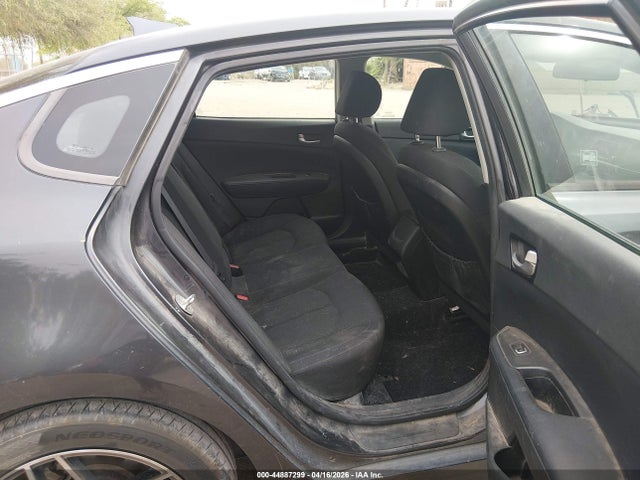 KNAGT4L30H5137812 KIA Optima Lx