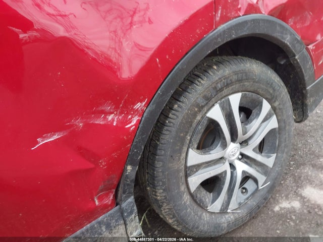 JTMZFREV4GJ061788 Toyota RAV4 LE